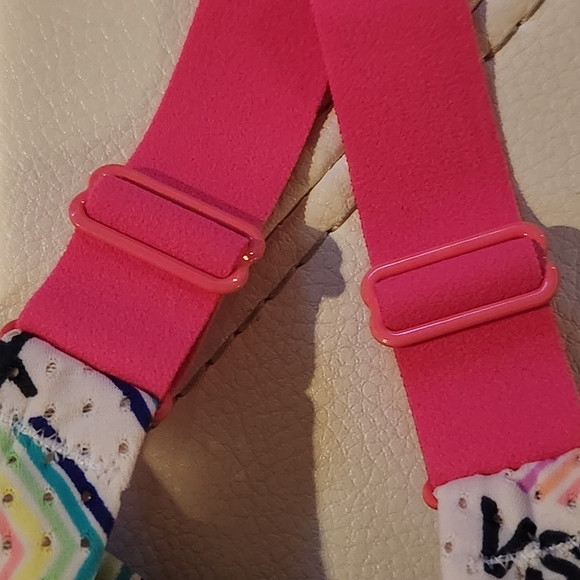 Victoria's Secret medium sport bra - Picture 5 of 9